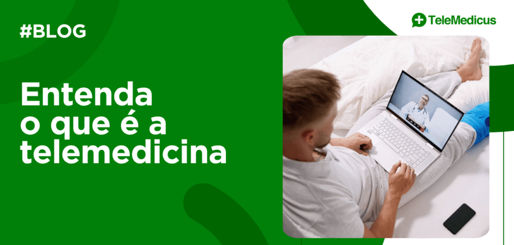 Texto alt: Paciente realiza consulta médica online pelo notebook enquanto está em repouso, ilustrando o que é a telemedicina e como funciona o atendimento remoto.